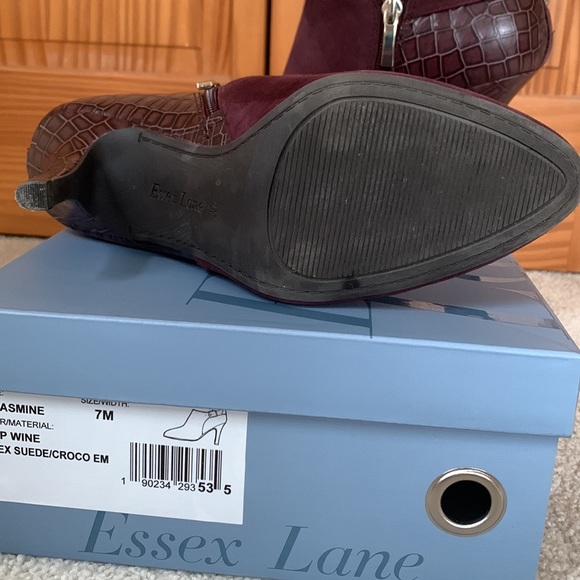 Burgundy shoe/boot - Picture 3 of 4